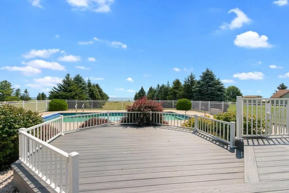 Freshly Updated Lake Michigan Home With Pool