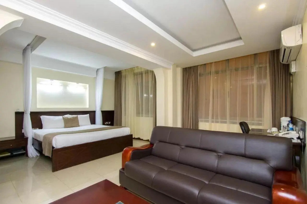 Deluxe Double room (full double bed)