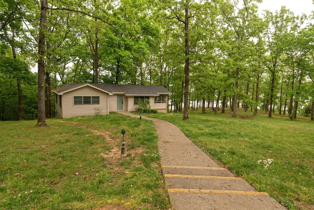 2 Bedrooms Sextuple Cottage