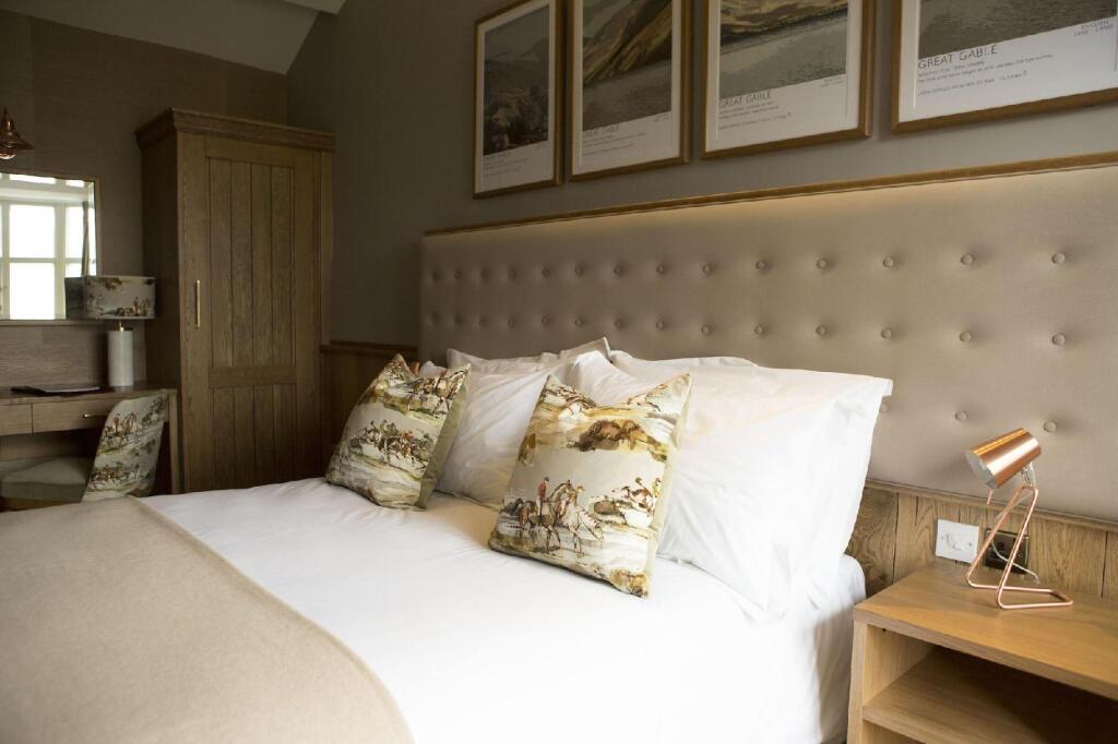 Queens Head, Troutbeck by null