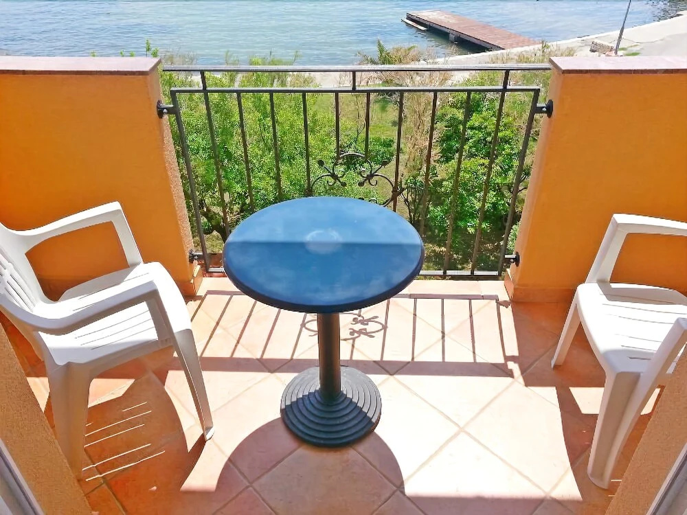 Balcony & Terrace