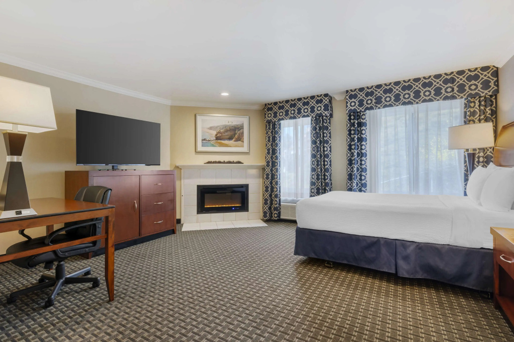 Best Western Plus Marina Shores Hotel Room Type - Standard Double room (full double bed)