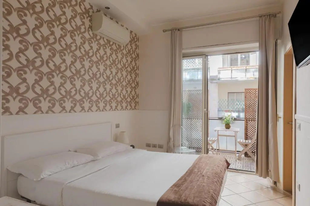Superior Double room with balcony (full double bed)