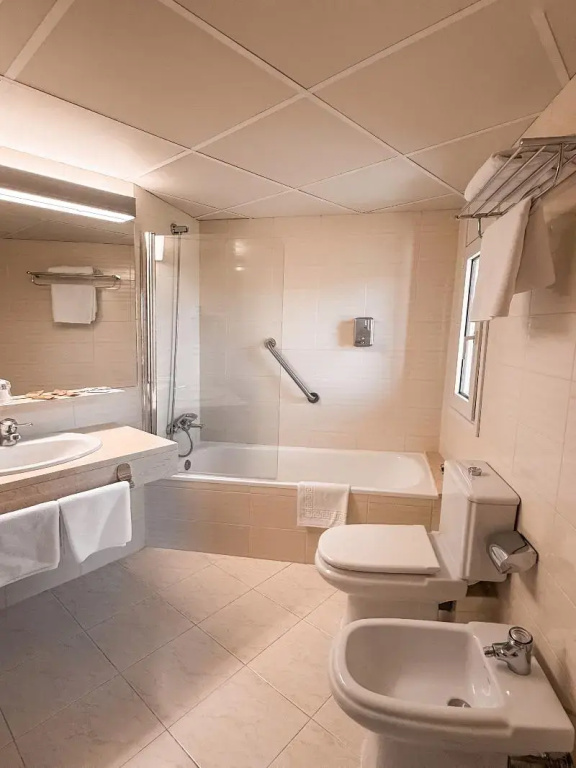 Standard Triple room with balcony