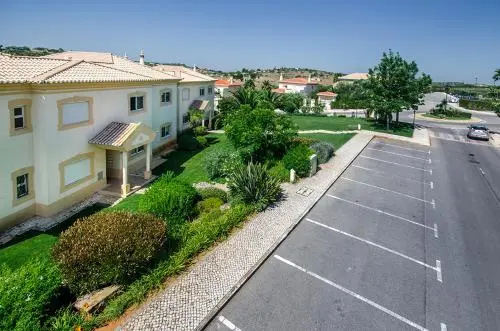 44 Fairviews Village Boavista