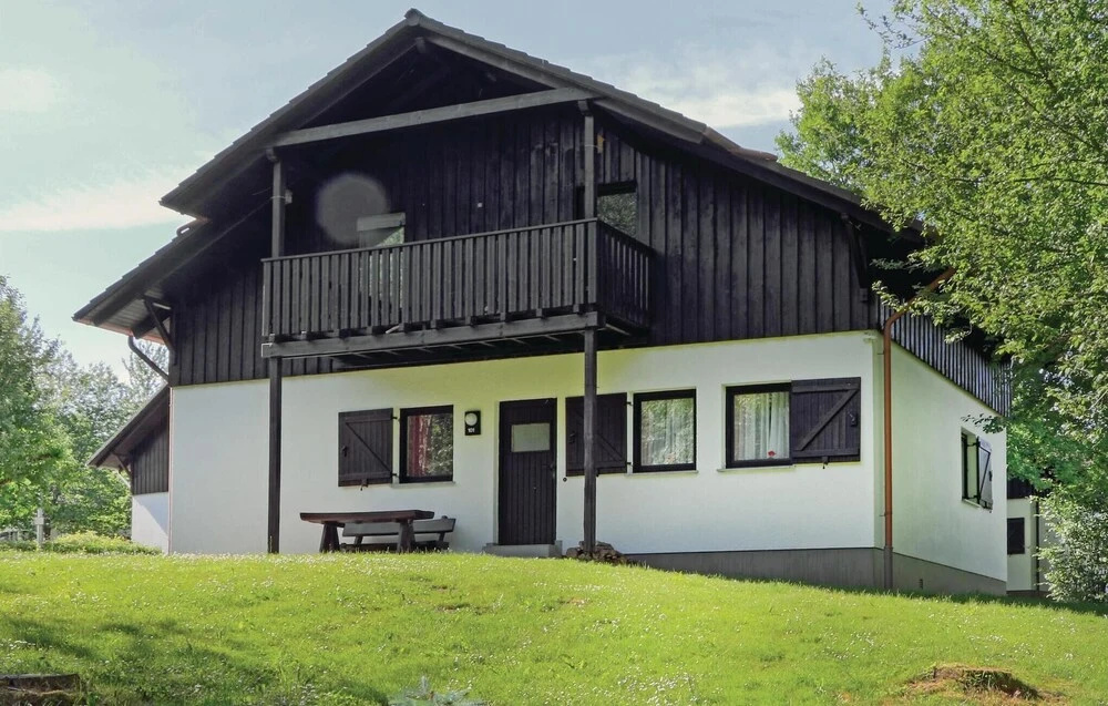 Awesome Apartment in Thalfang With 2 Bedrooms and Wifi