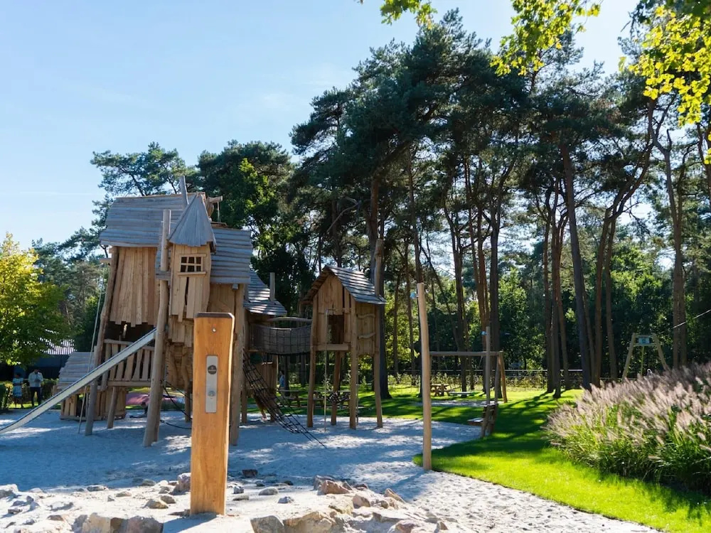 Chalet by Pond in Holiday Park