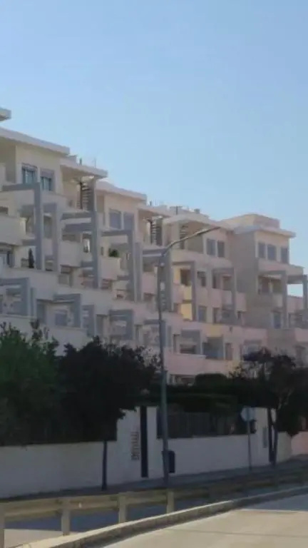 Fabulous Apartment with large pool near beach