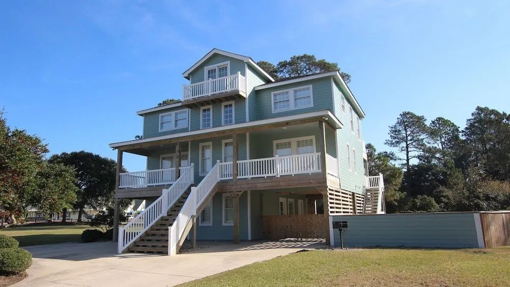 Heaven's Light - 5 Br home by RedAwning