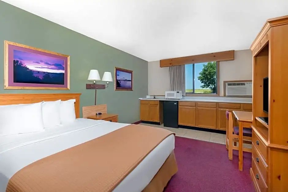 Sextuple Suite
