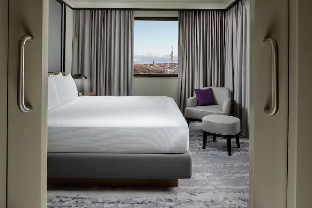 Double Junior Suite (full double bed)