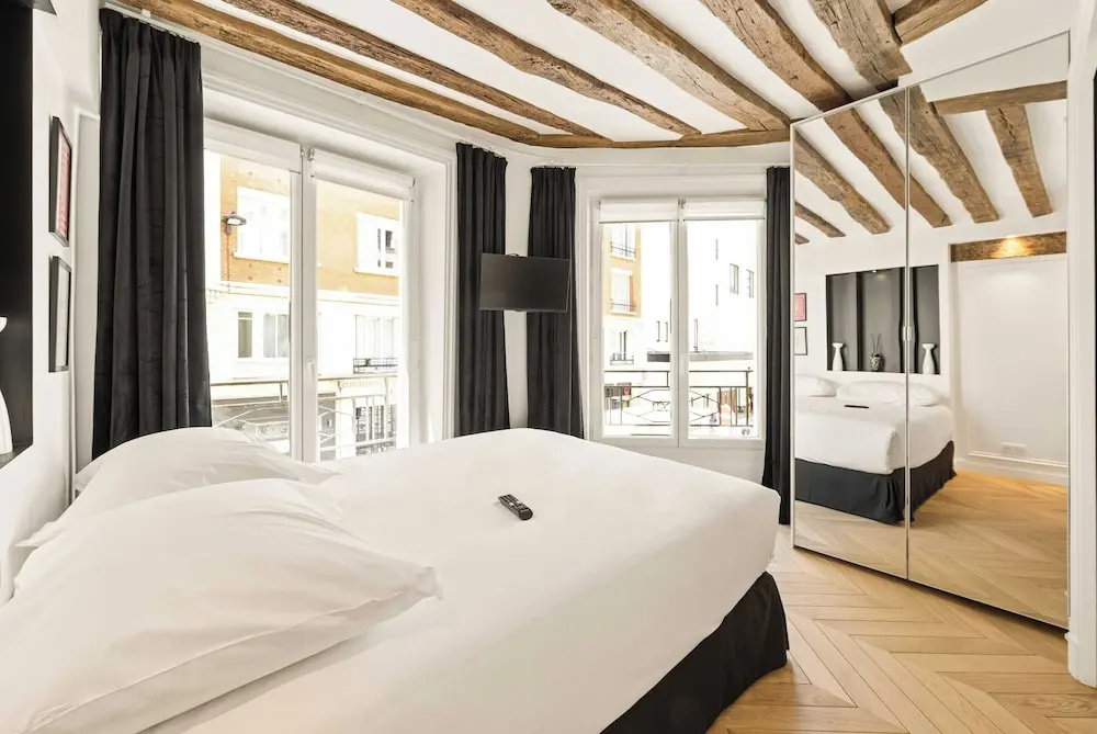 2bdr/5p Apartment au Centre de Paris in Downtown Paris