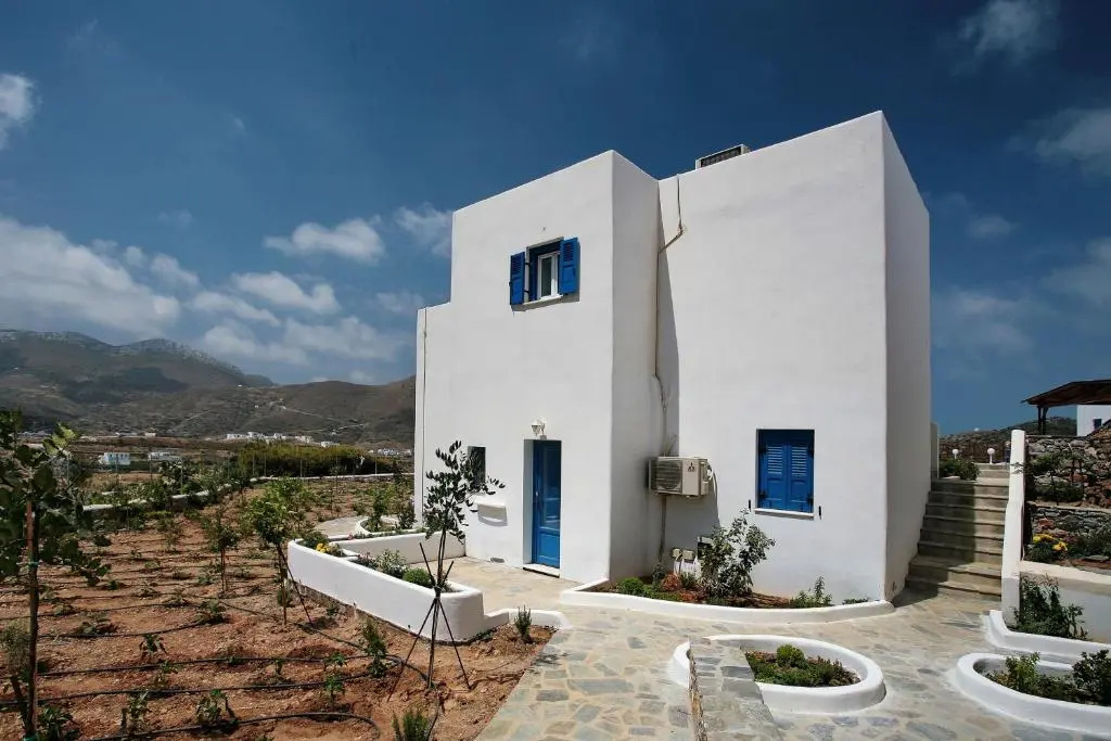 Studio with garden view