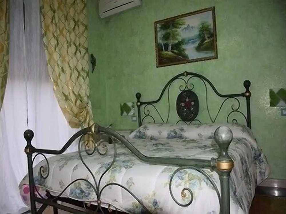 Economy room