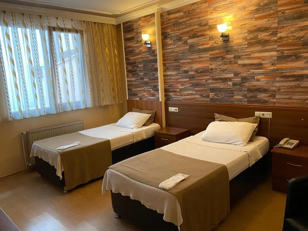 Standard Double room with balcony (full double bed)