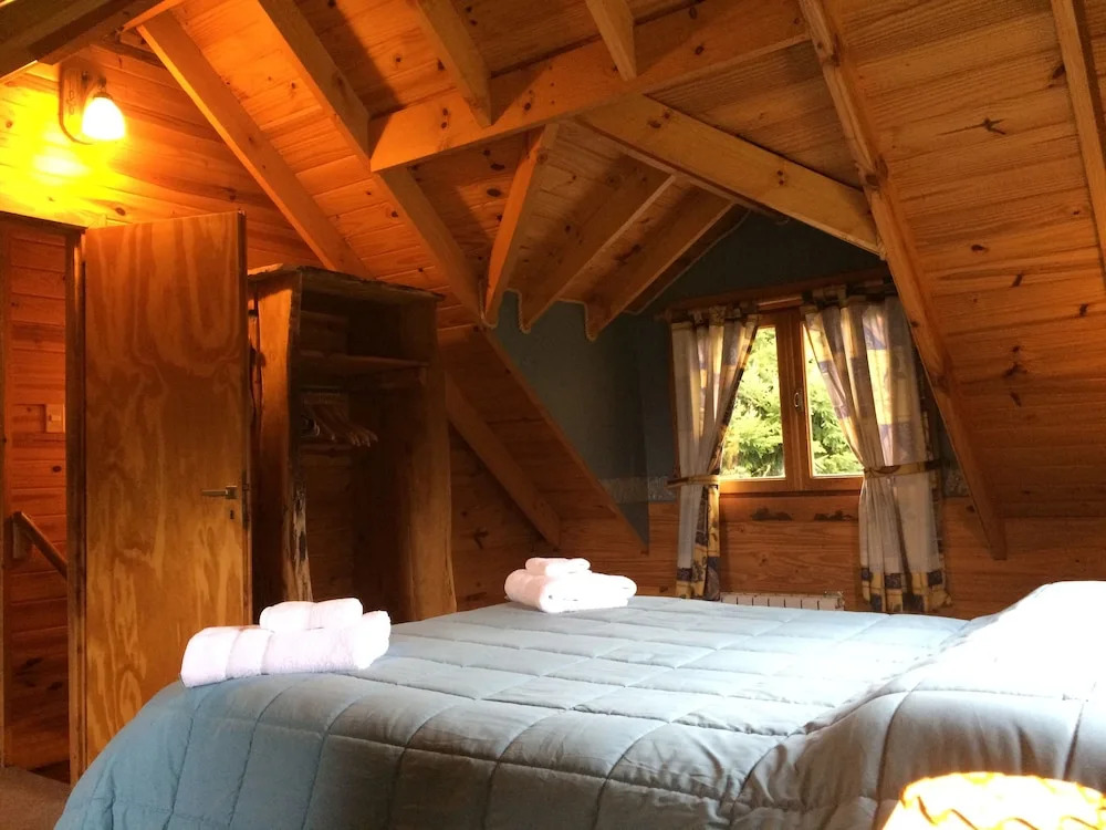 三間臥室標準家庭客廳