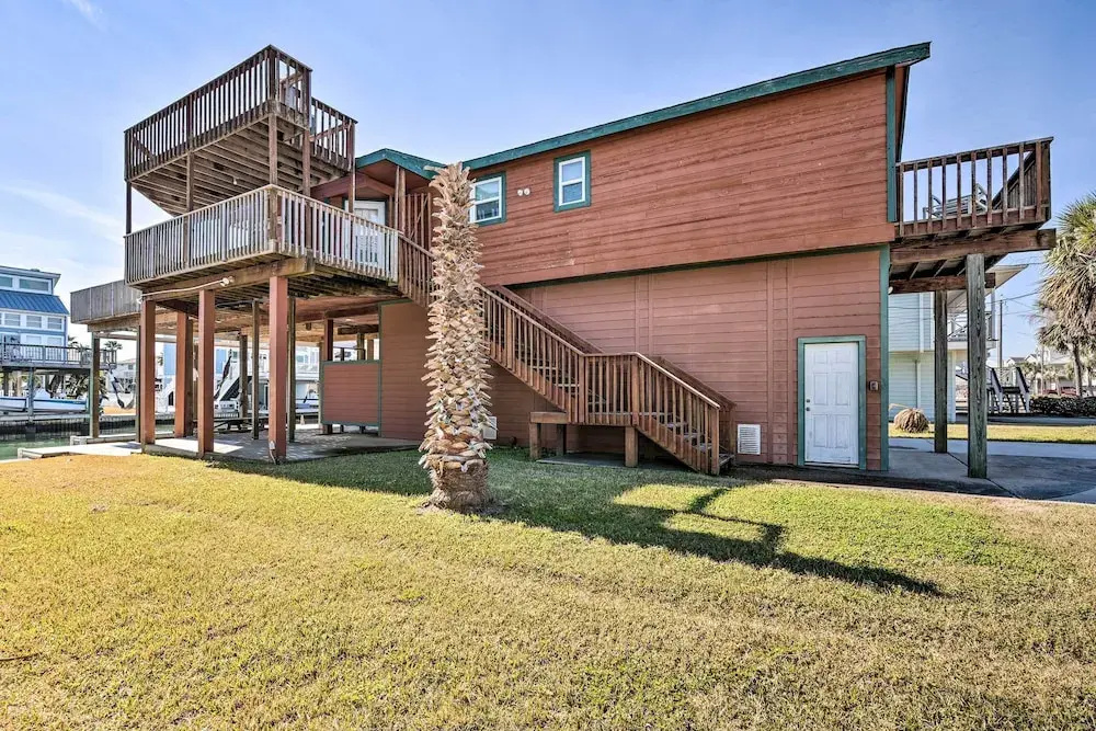 1 Mi to Sea Isle Beach: Canal-front Gem w/ Dock!