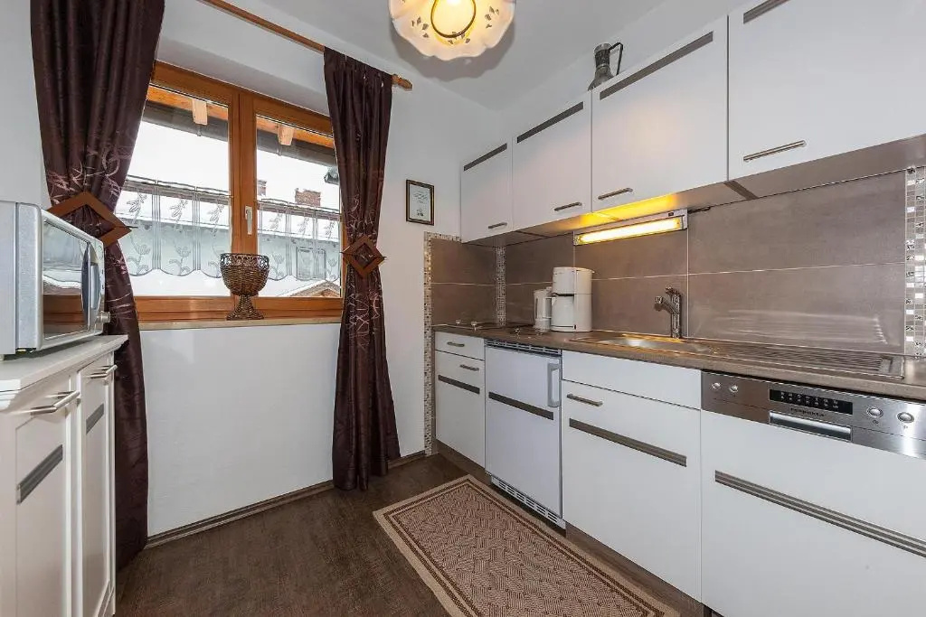 Apartment with garden view