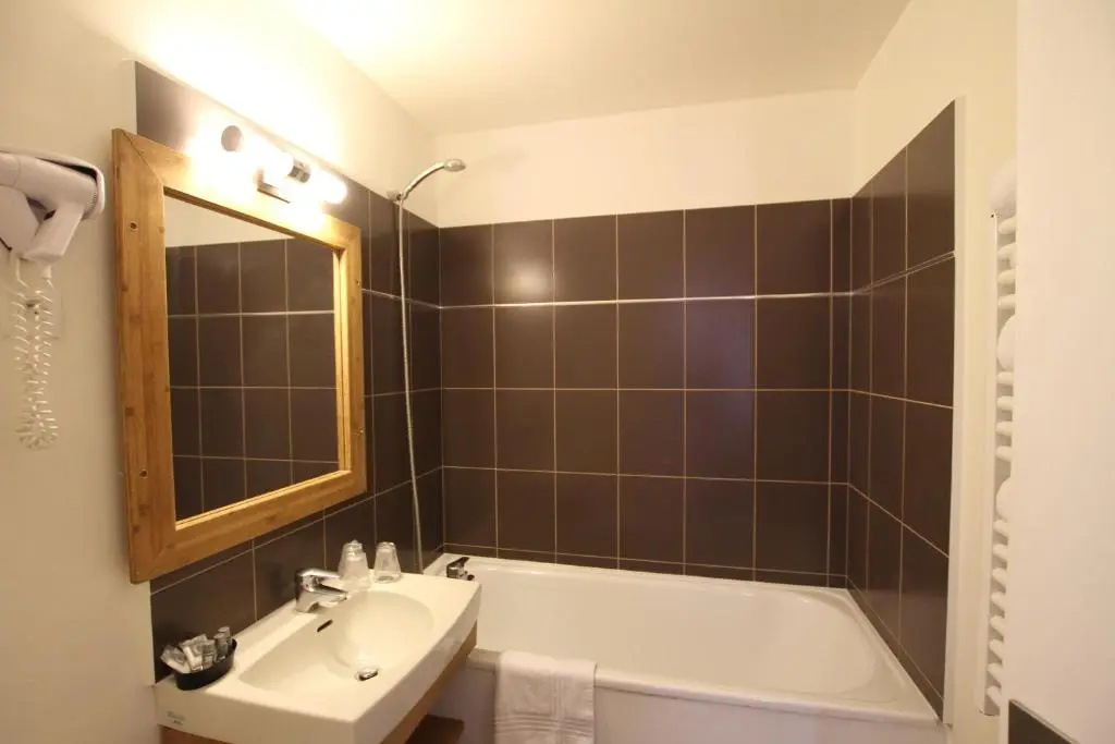Hotel SPA Piscine le Petit Castel - Chambres