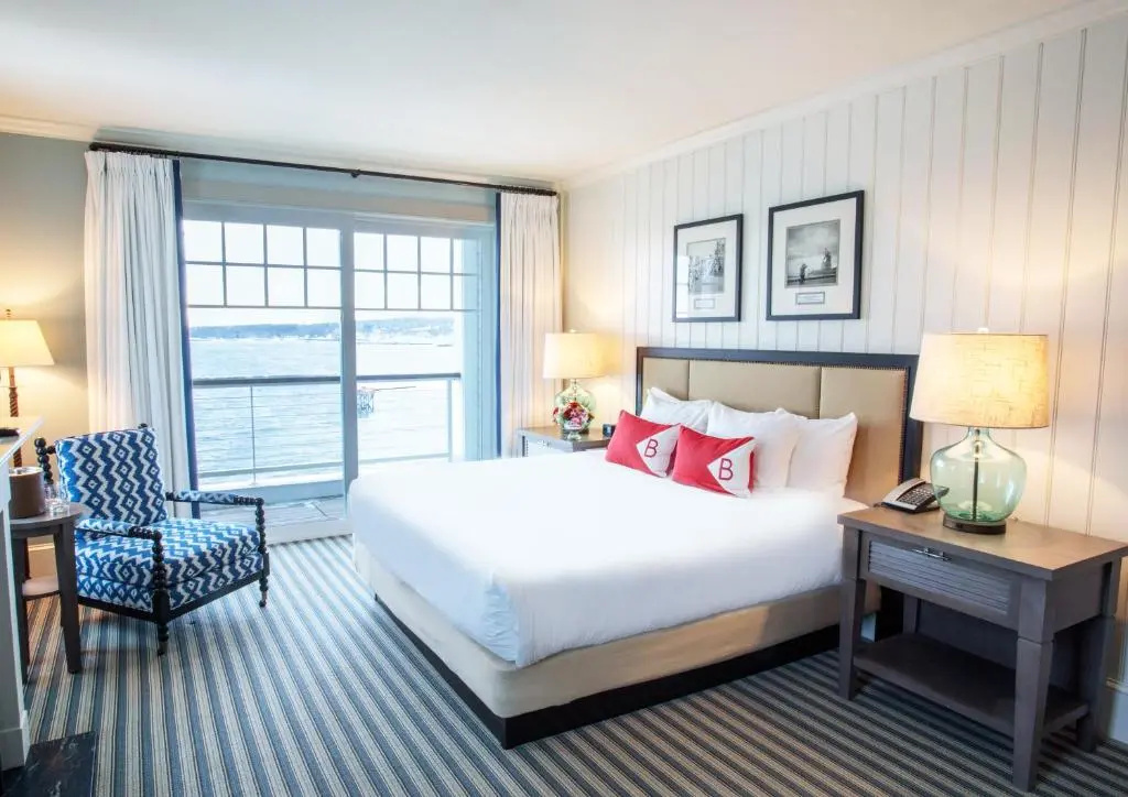 Double Junior Suite with balcony and oceanfront (full double bed)