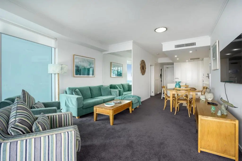 2 Bedrooms Apartment with ocean view