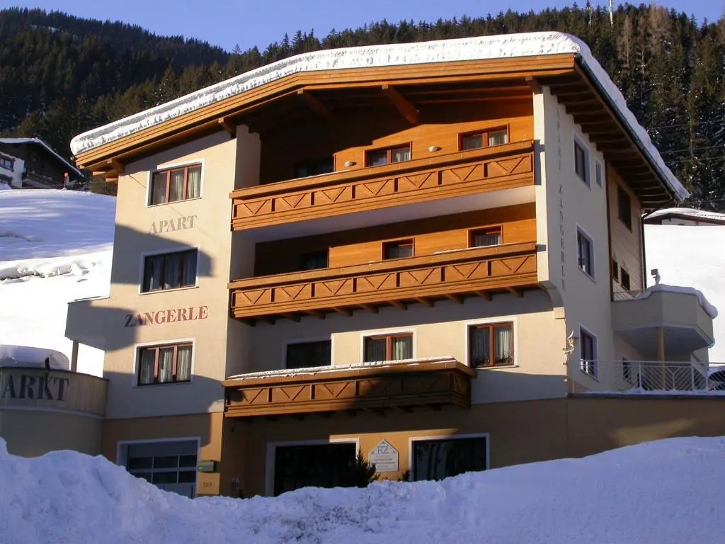 3 Bedrooms Apartment with balcony