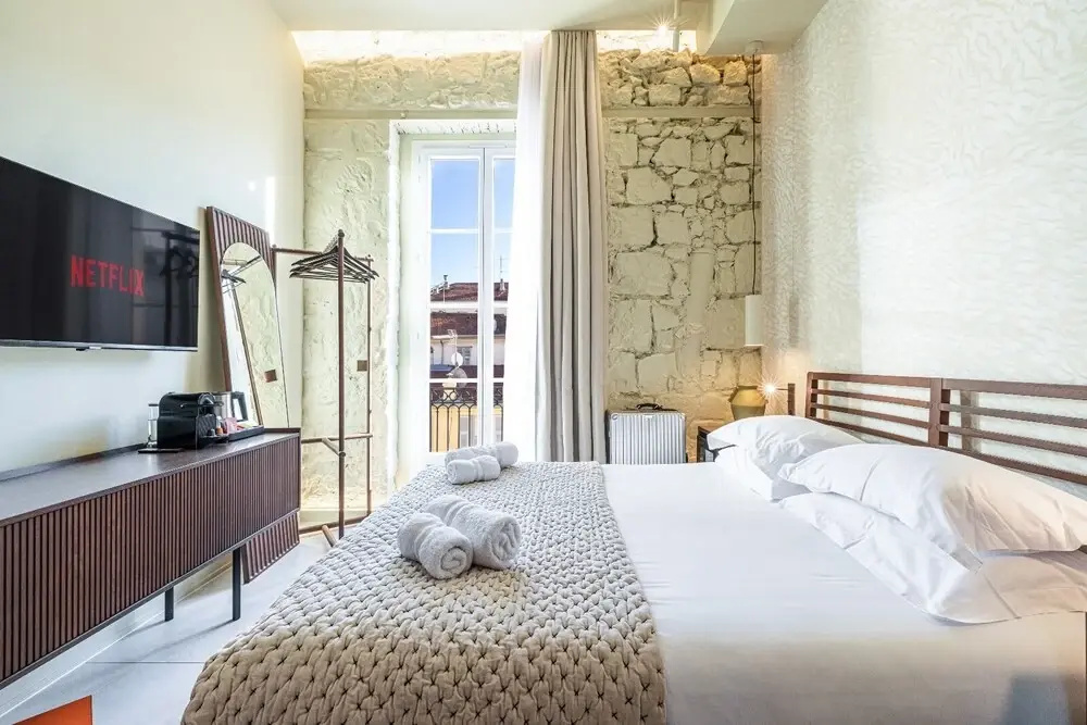 Standard Double room with balcony (full double bed)