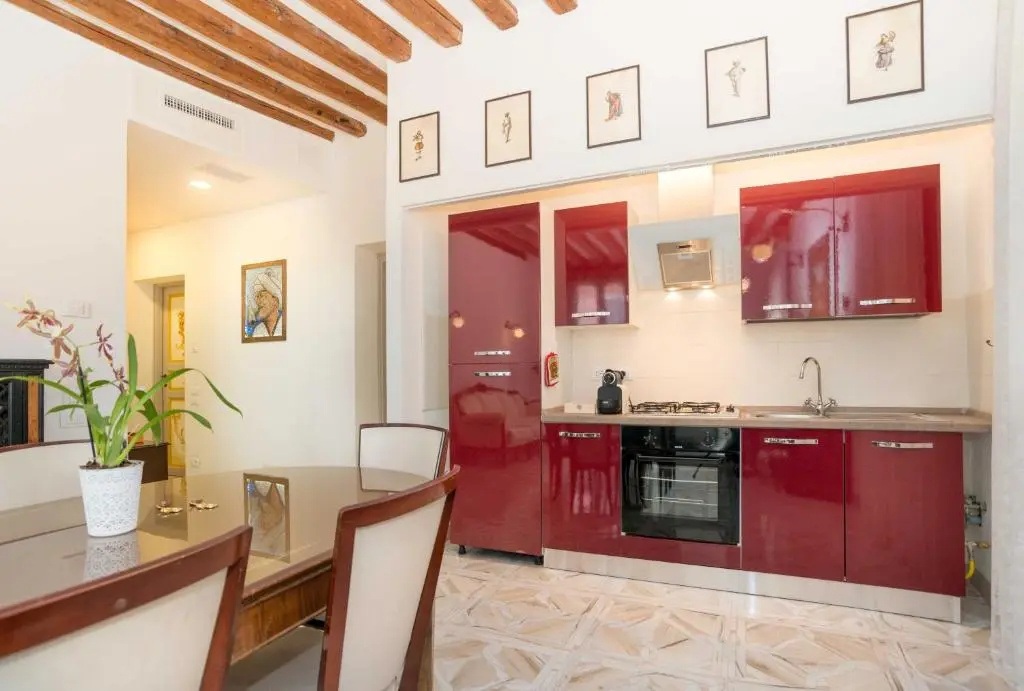 Deluxe Apartment