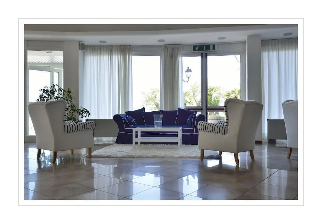 Lobby & Reception