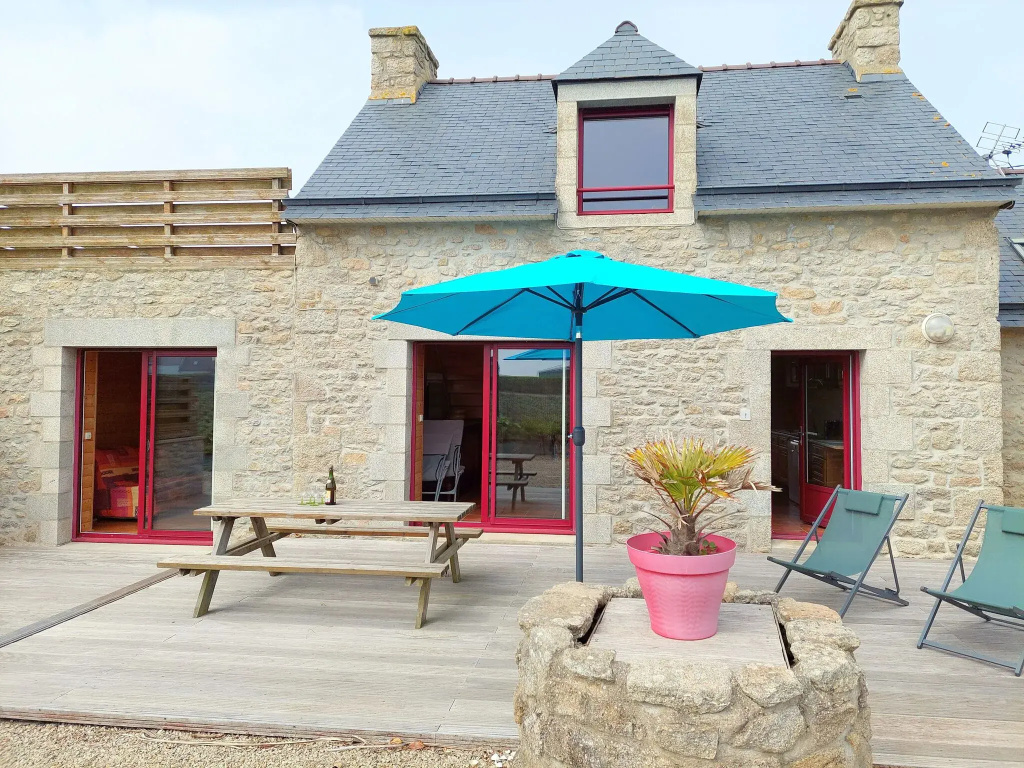 Semi-detached house near the sea, Cléder