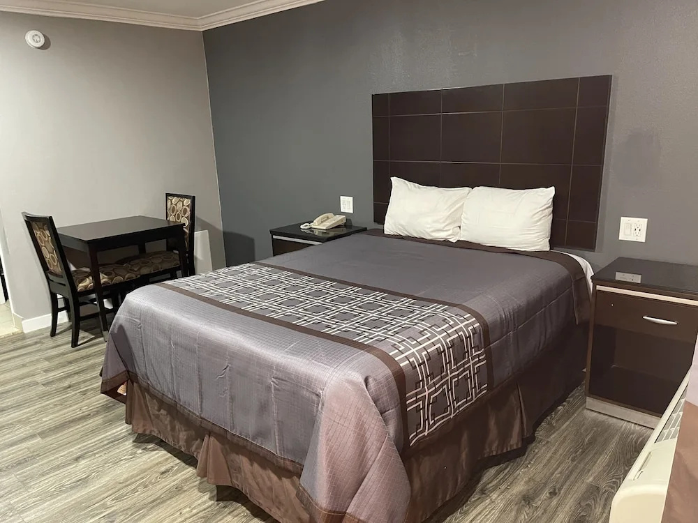 Economy Double room (full double bed)