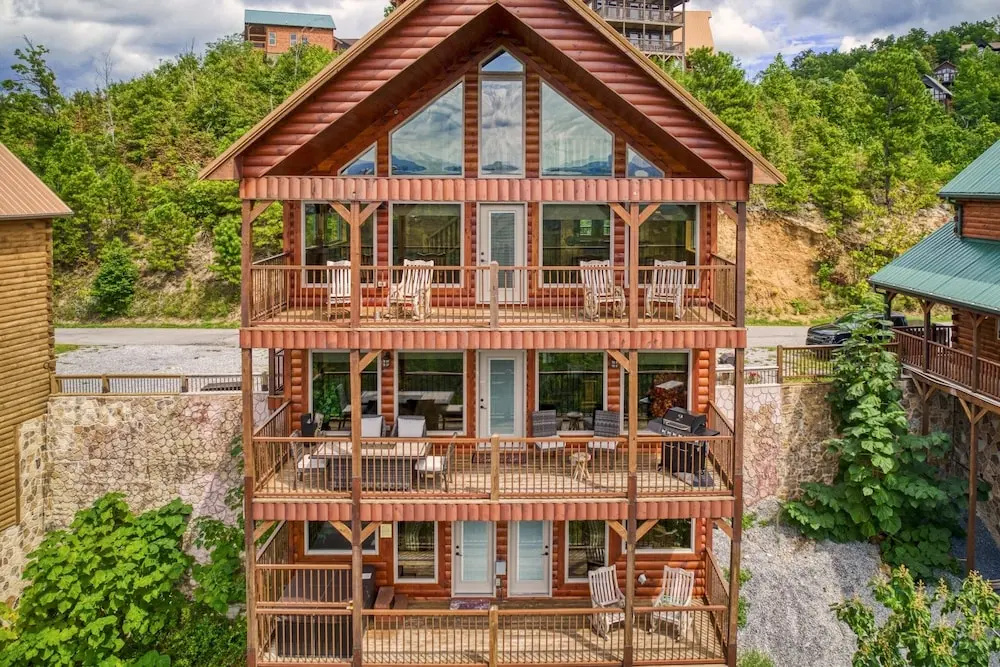 Hidden Heaven 5 Bedroom Home by Redawning