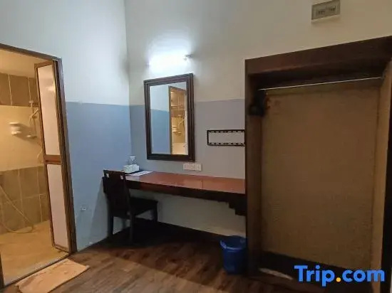 Economy Double room with courtyard view (twin beds)