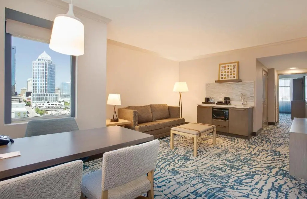 Embassy Suites by Hilton Tampa Downtown Convention Center - Chambres