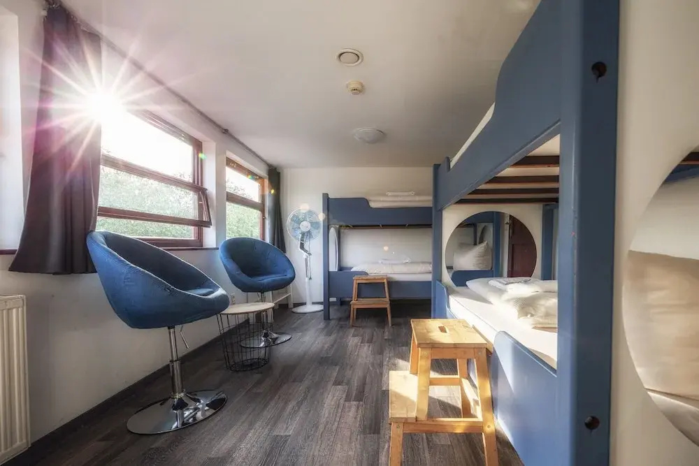 Economy room