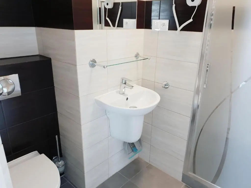Deluxe Double room with balcony (full double bed)