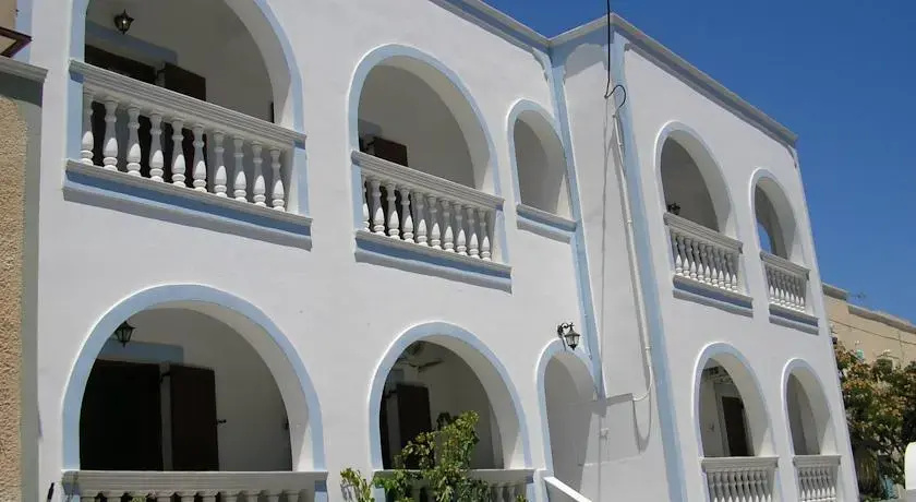 Finikas Santorini