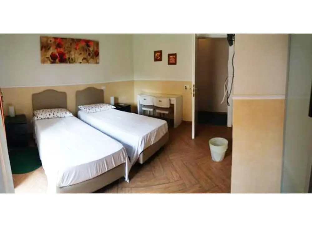 Standard Double room with balcony (twin beds)