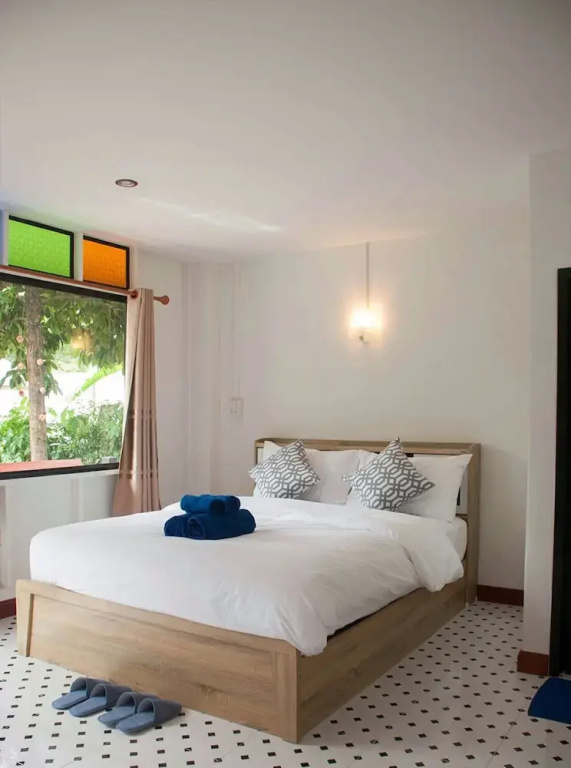 Superior Basement room with balcony