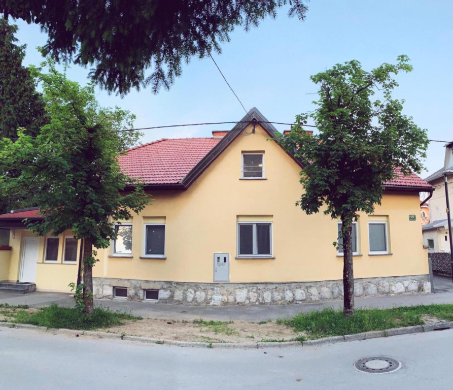 Lina Rooms