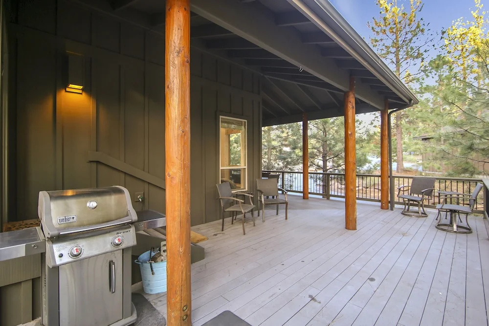 Big Canyon Home with Pool, Hot Tub, and Deschutes River Trail Access by RedAwning