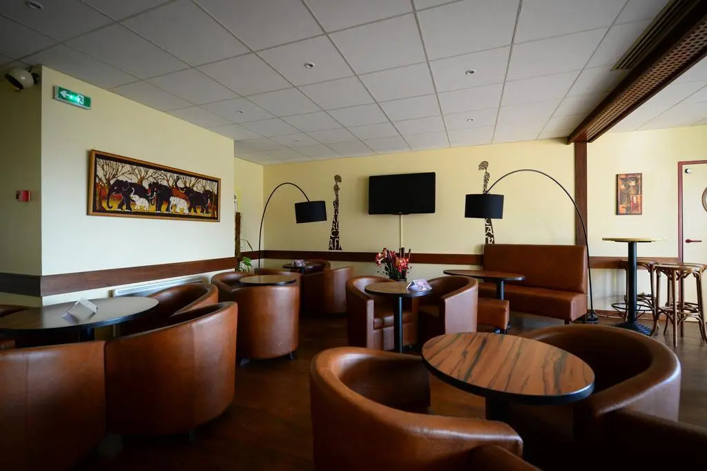 Lobby & Reception