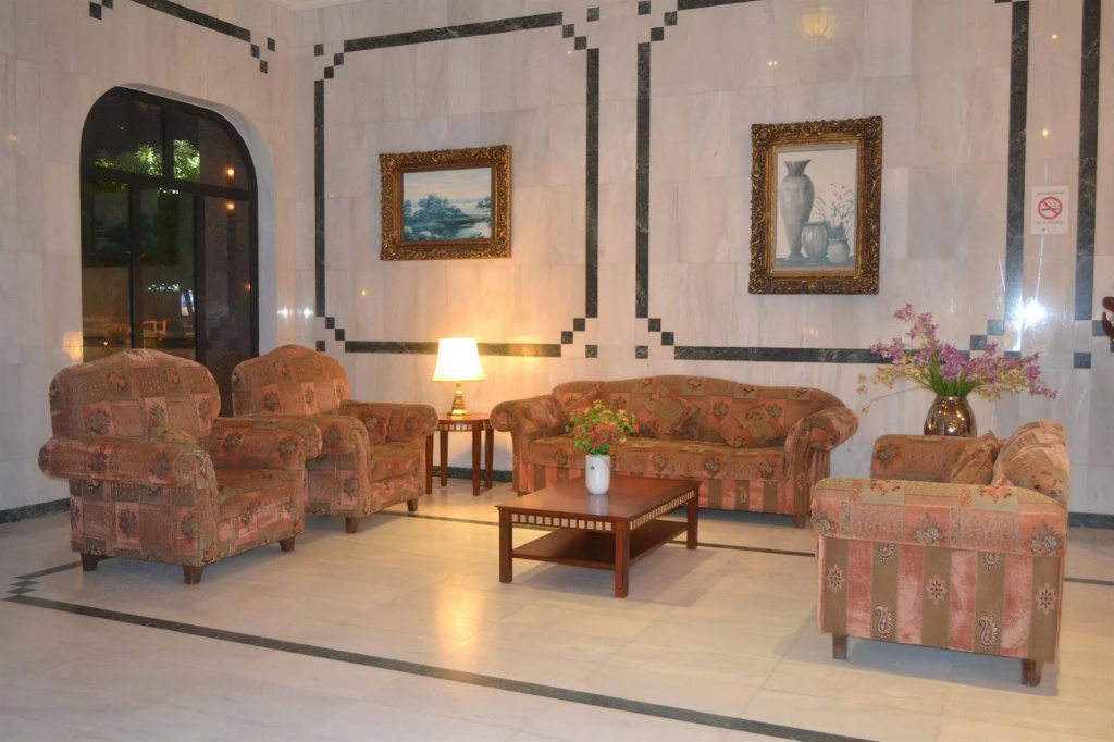 Lobby & Reception