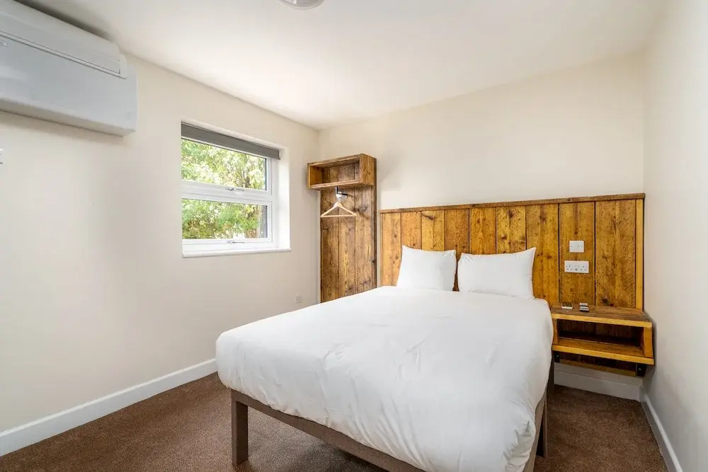 Classic Double room (full double bed)
