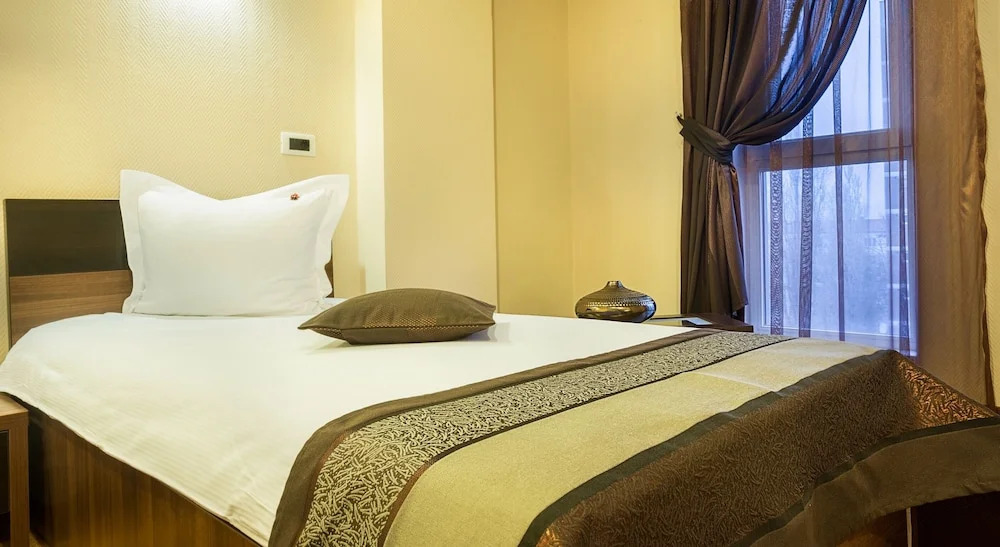 Четырёхместный номер Superior с видом на город 2 отдельные кровати в Inter Business Bucharest Hotel