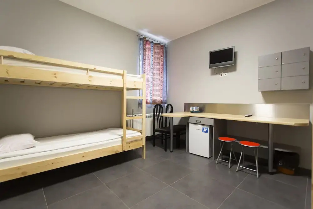 Четырёхместный номер Standard двухъярусная кровать в Hostel Siennicka