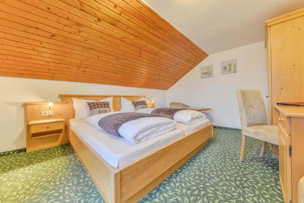 Standard Triple room with balcony