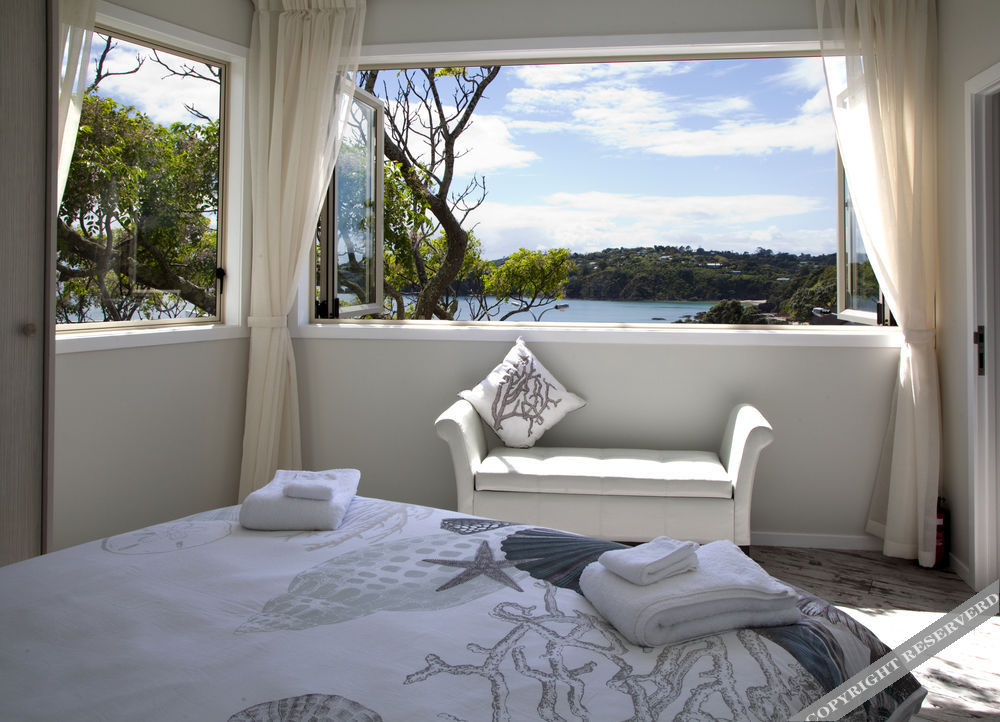 Waiheke Central Apartments in Oneroa Bay