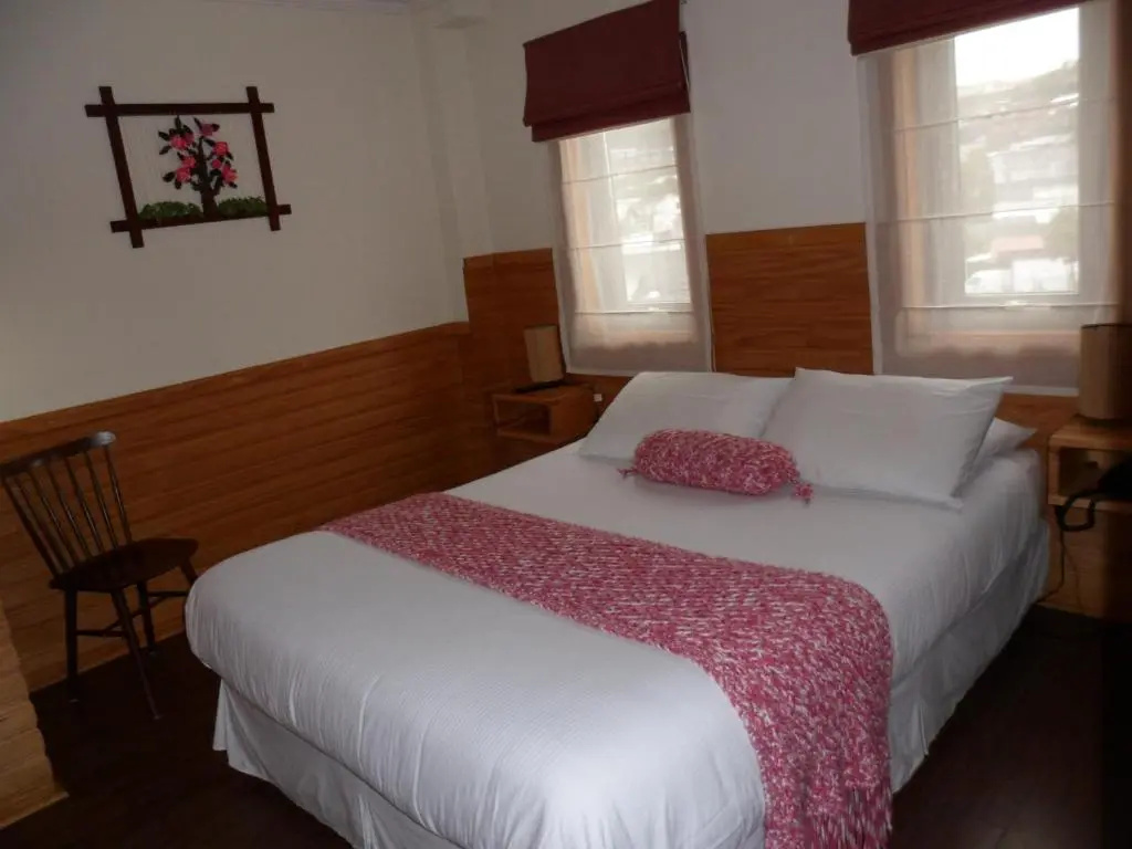 Hotel y Departamentos Dein Haus - Chambres
