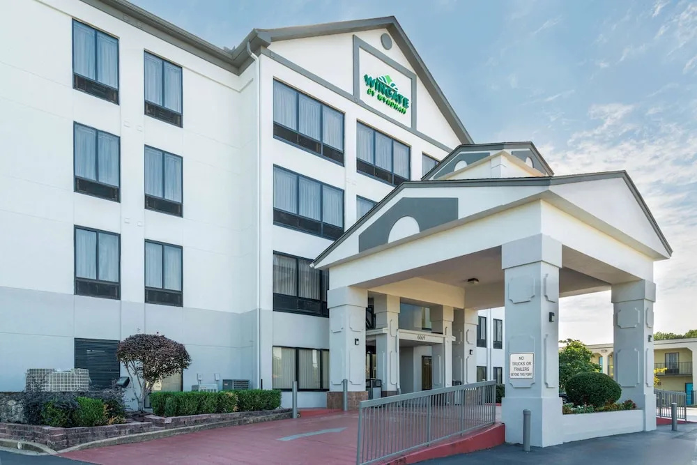 La Quinta Inn & Suites Memphis East-Sycamore View